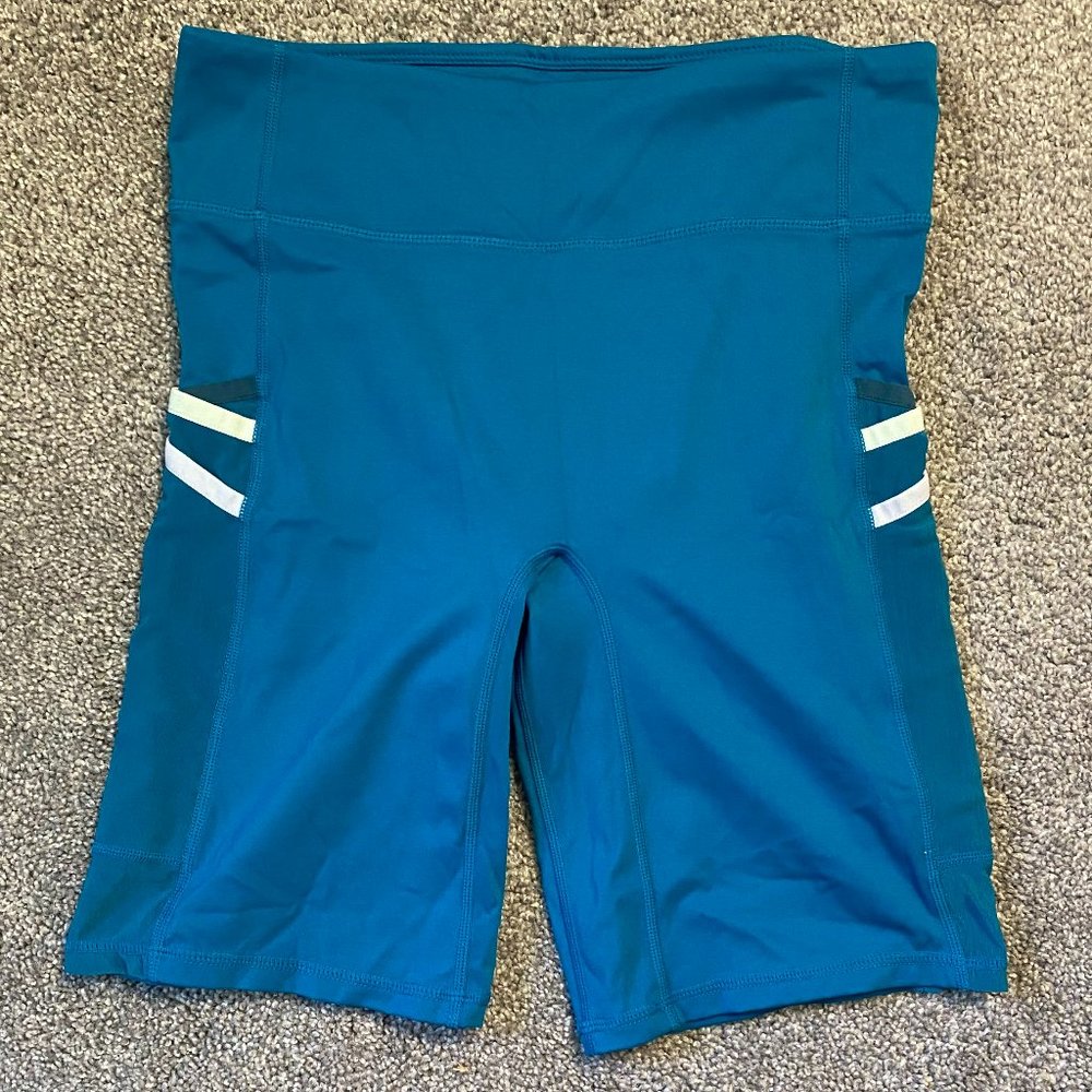 Fabletics Trinity Mid-Rise Pocket Short
